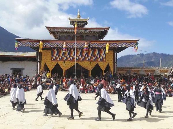 Trans Bhutan trail trek & black-necked crane festival 