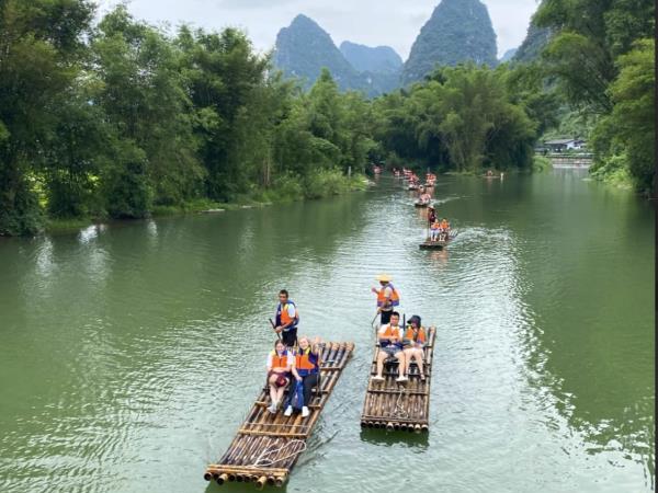Hong Kong to Chengdu tour