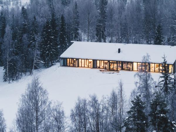 Luxury Arctic holiday with Northern Lights