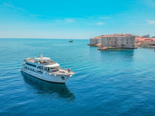 Luxury small ship cruise in Croatia