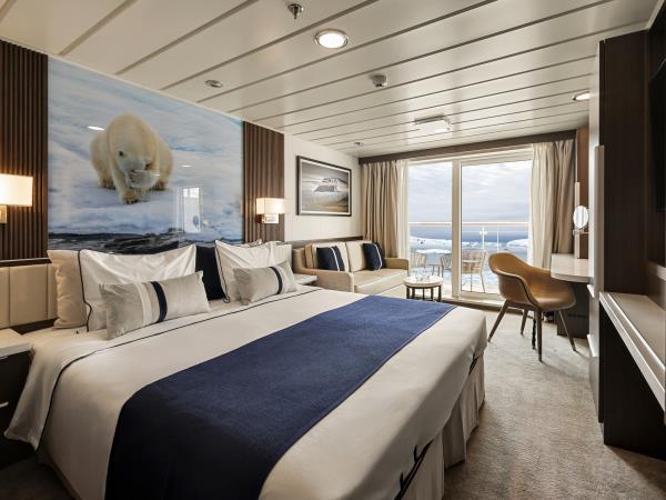 North Spitsbergen expedition cruise in comfort