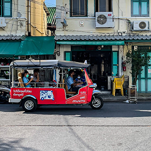 Using electric vehicles while on holiday