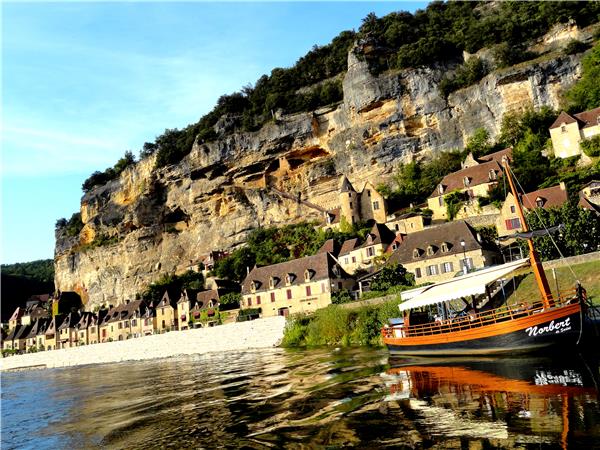 Dordogne canoeing holiday in France