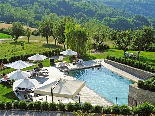 Piedmont walking holiday, Vineyards of Barolo