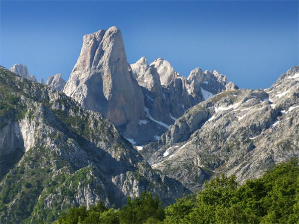 Picos mountains walking holiday in Spain