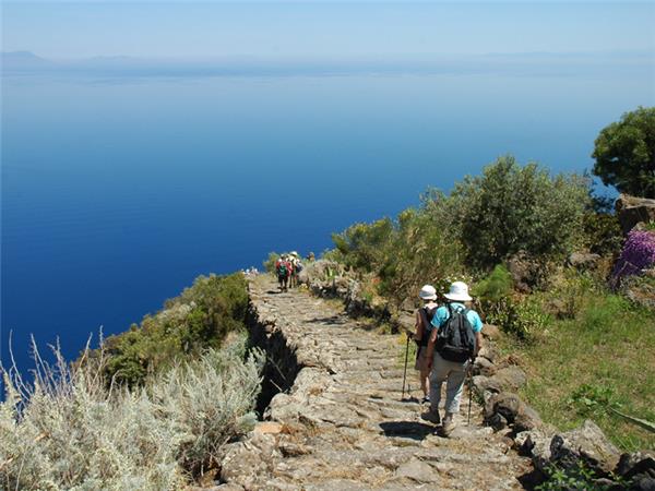 Sicily walking holiday, Sicilian Volcanoes