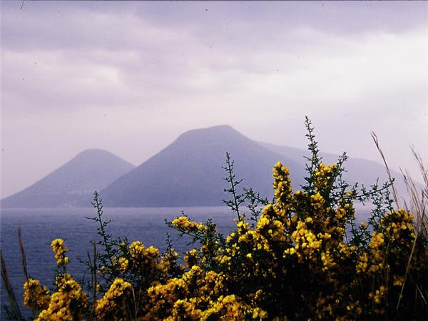 Sicily walking holiday, Sicilian Volcanoes