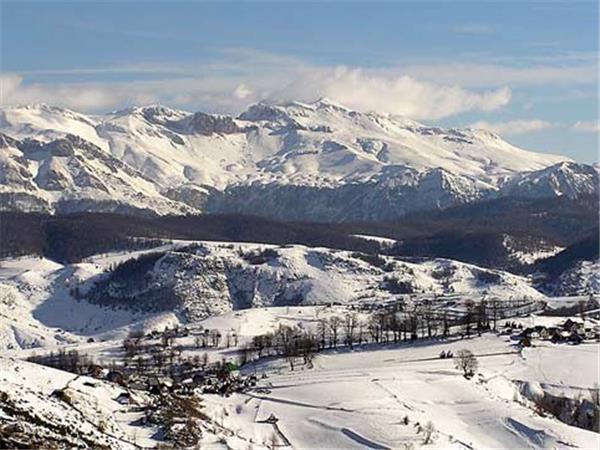 Bosnia snowshoeing holiday