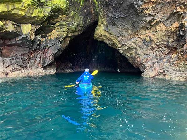 Outer Hebrides sea kayaking holiday in Scotland