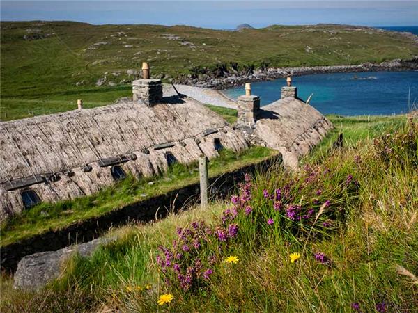 Outer Hebrides sea kayaking holiday in Scotland