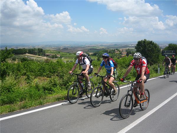 Tuscany cycling holiday through Siena & Chianti