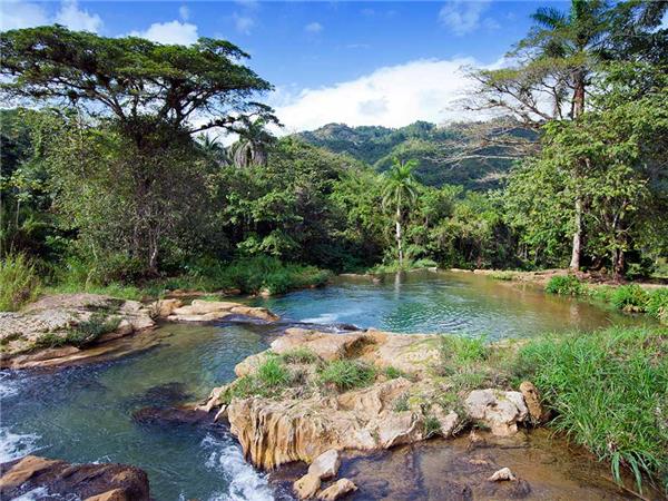 Cuba small group tour