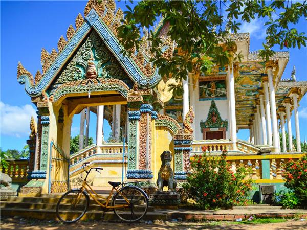 Indochina holiday, Hanoi to Bangkok via Angkor
