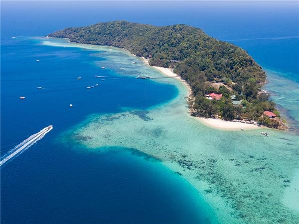 Borneo small group holiday