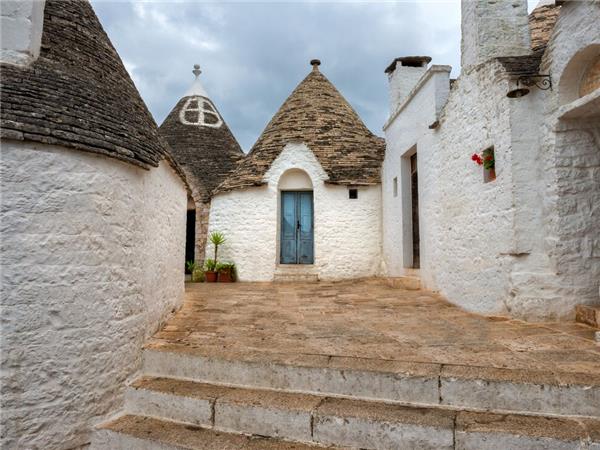 Southern Italy small group holiday, Amalfi to Bari