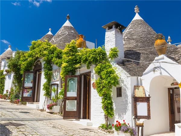 Southern Italy small group holiday, Amalfi to Bari