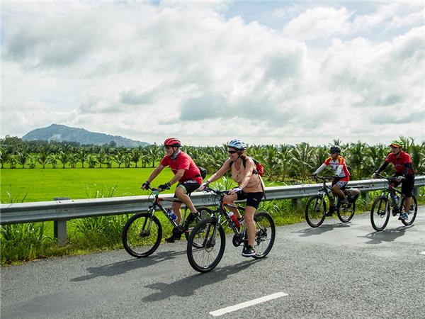 Vietnam cycling holiday, small group