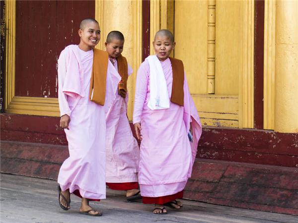 Small group tour of Burma