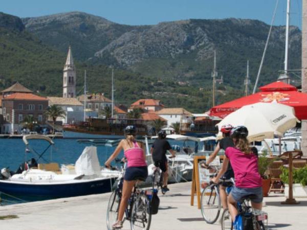 Croatia family holiday, bike & boat