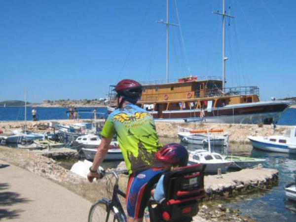 Croatia family holiday, bike & boat