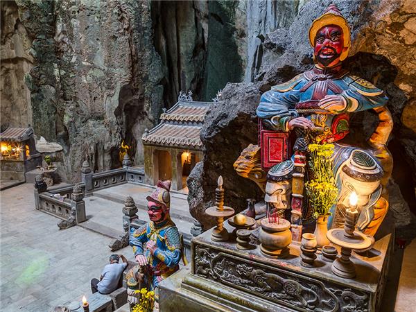 Vietnam tour, Ho Chi Minh to Hanoi