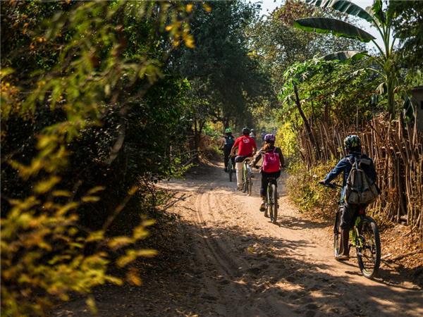 Burma small group tour