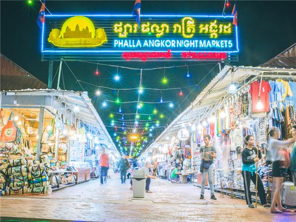 Cambodia tour, small group