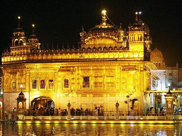 Indian Himalayas cultural tour, foothills and faiths