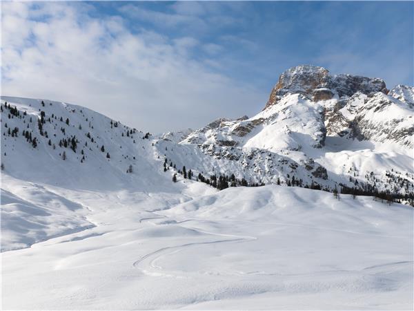 Snowshoeing holiday in the Dolomites
