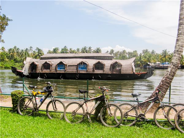 Kerala and tropical India cycling holidays