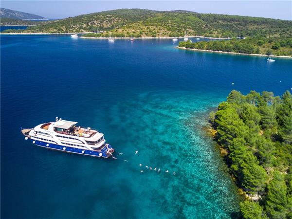 Croatia cruising holiday, Dubrovnik to Split