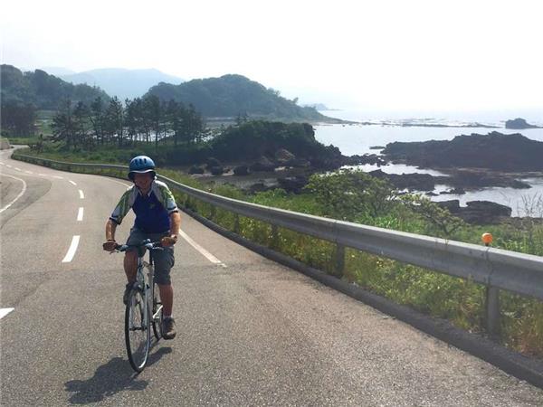 Japan cycling holiday, small group