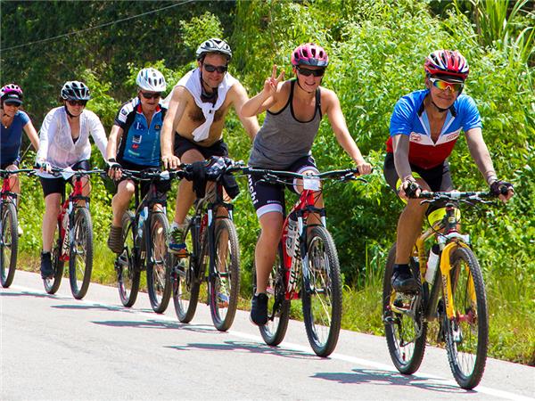 Hanoi to Halong Bay cycling holiday, Vietnam