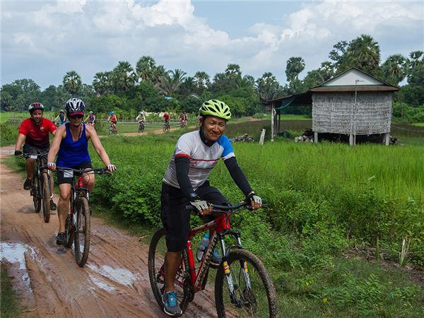 Hanoi to Halong Bay cycling holiday, Vietnam