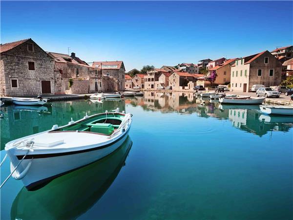 Croatia Coastal cruising holiday