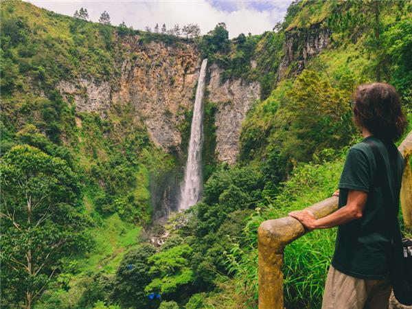 Sumatra small group holiday