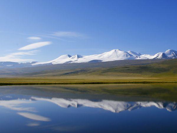 Mongolia eagle hunting festival holiday