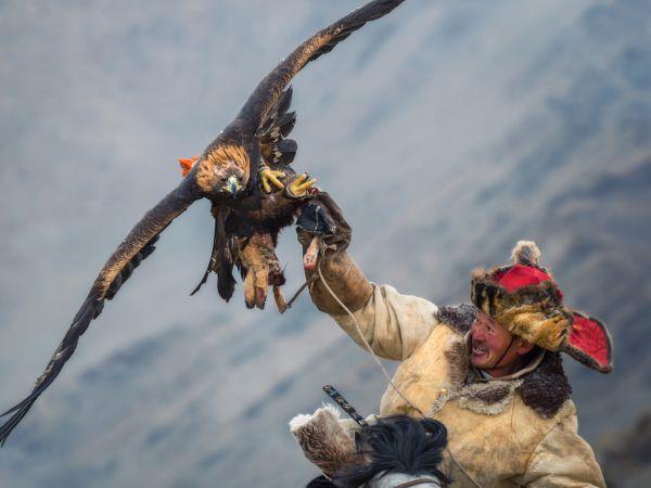 Mongolia eagle hunting festival holiday