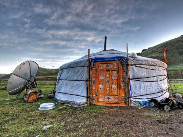 Mongolia eagle hunting festival holiday