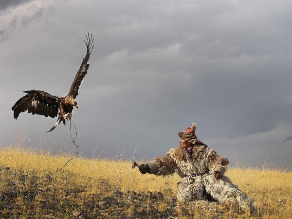 Mongolia eagle hunting festival holiday