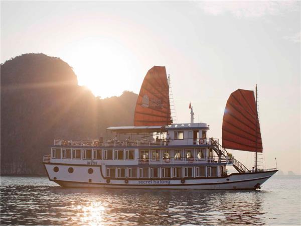 Premium Vietnam tour