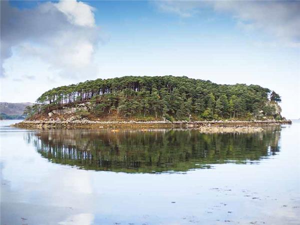 Learn to kayak in the Scottish Highlands