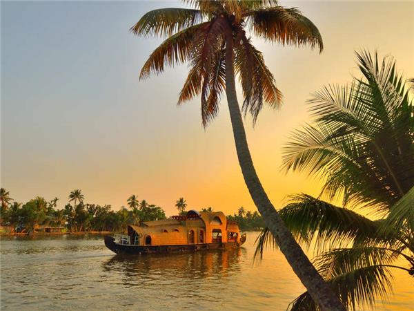 Kerala hiking holiday in India