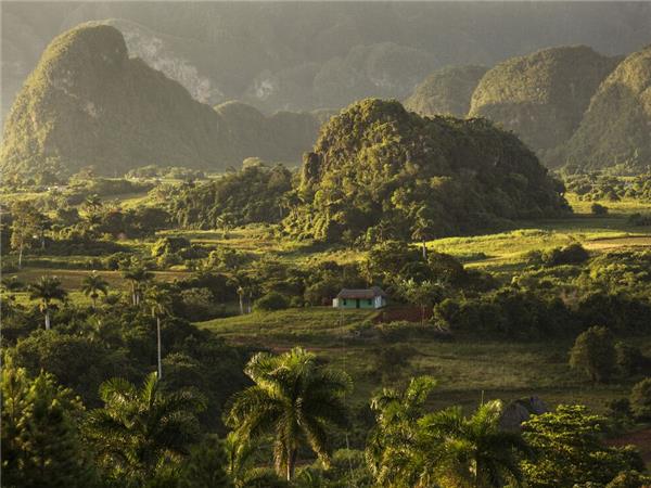 Cuba on a Shoestring small group holiday