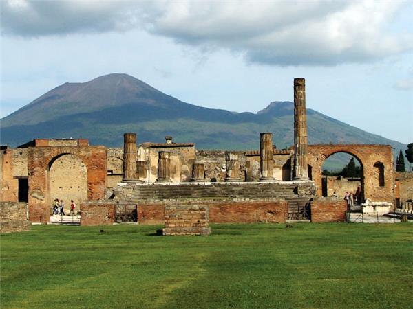 Rome to Sicily tour in Italy