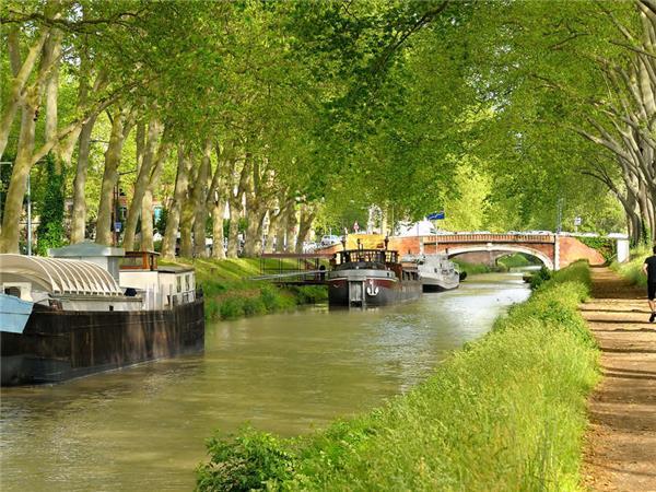 Canal du Midi cycling holiday in France