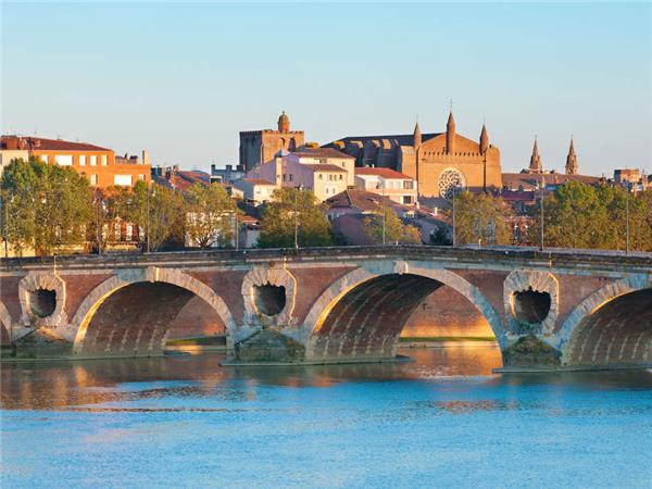 Canal du Midi cycling holiday in France