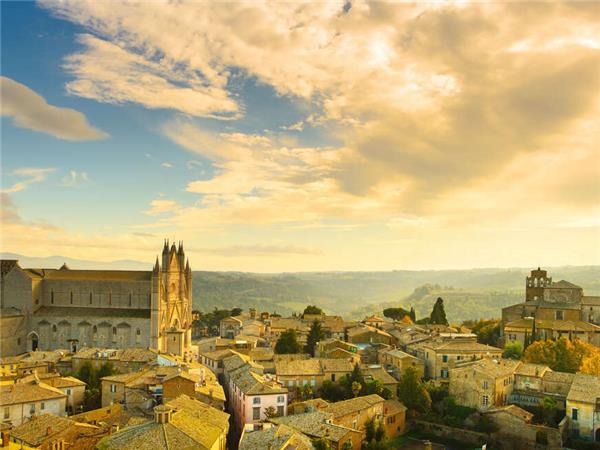 Walking in Rome & Umbria holiday with added comfort