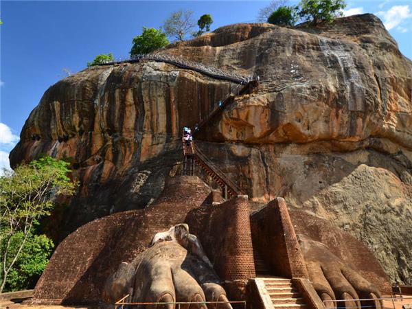 Sri Lanka small group holiday, Buddhas Island