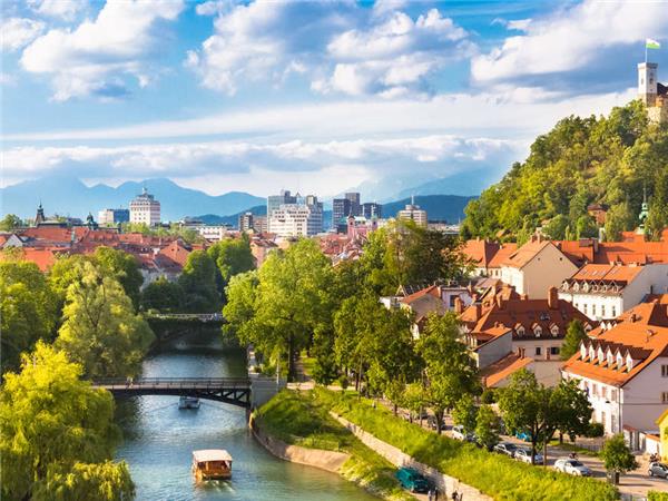 Alpine lakes of Slovenia holiday